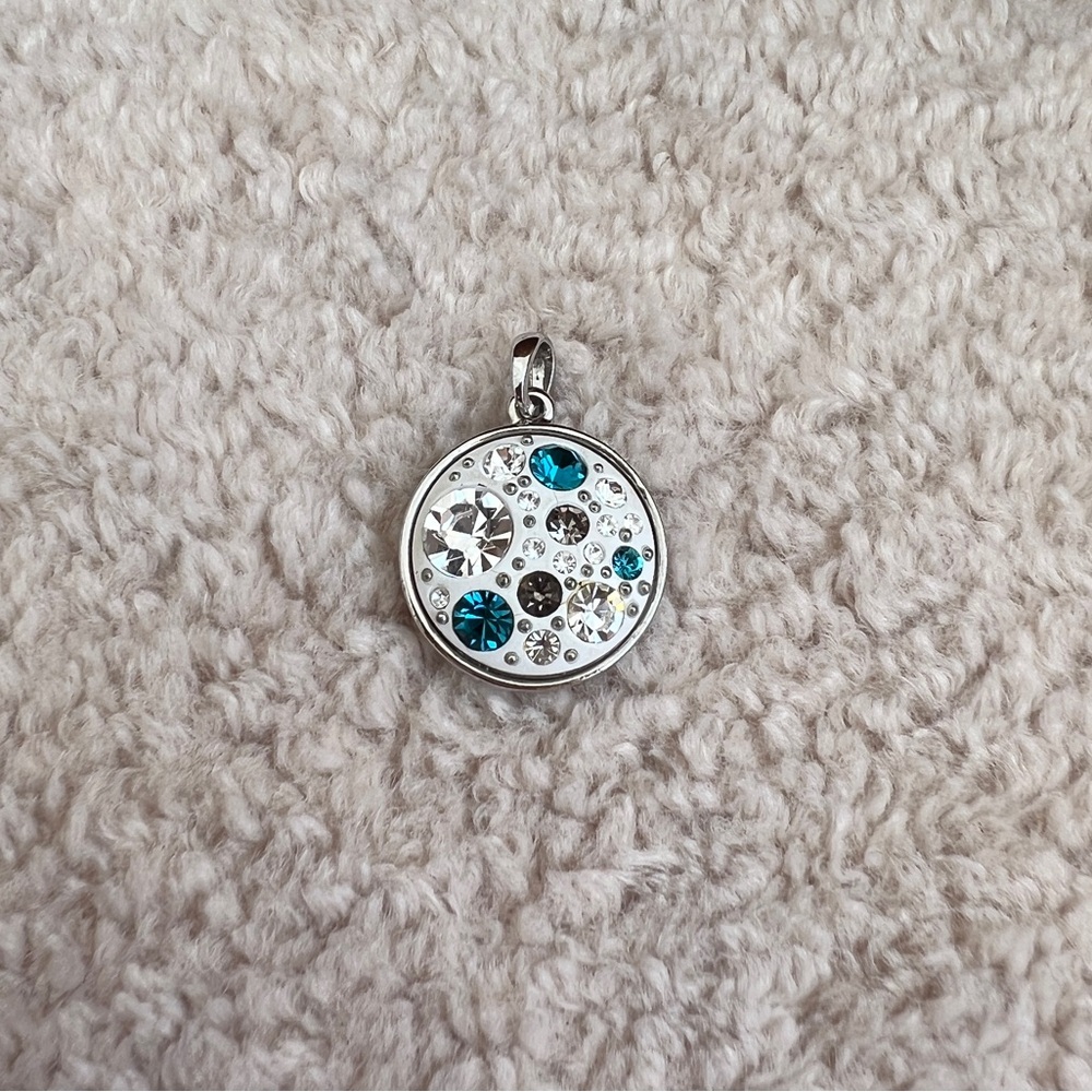Brand New Elegant Silver and Blue Pendant!!  Fine stainless steel jewelry!